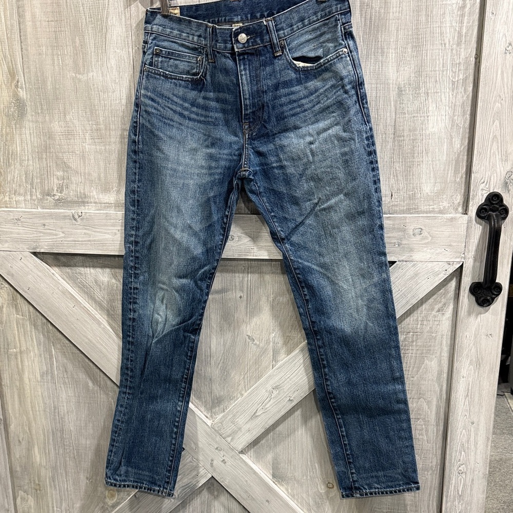 J. Crew Men's Classic Indigo Straight Jeans 32x32 style 484 U1